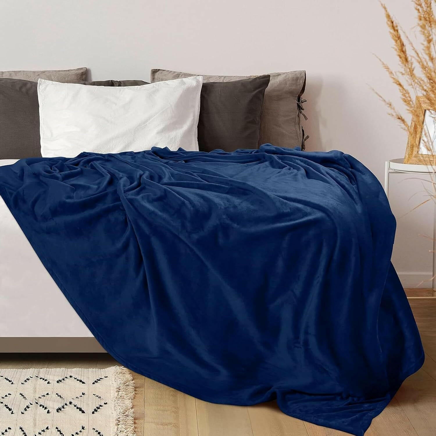 Yanek Fleece Blanket | Plain FACTORY DIRECT PRICES CALL NOW +971 50 167 6469 DNYWHOLESALE.