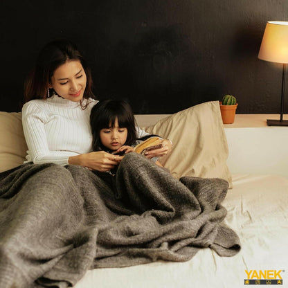 Yanek Fleece Blanket | Printed FACTORY DIRECT PRICES CALL NOW +971 50 167 6469 DNYWHOLESALE.